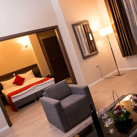 Opera House 4*