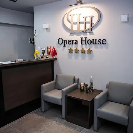 ホテル Opera House スコピエ